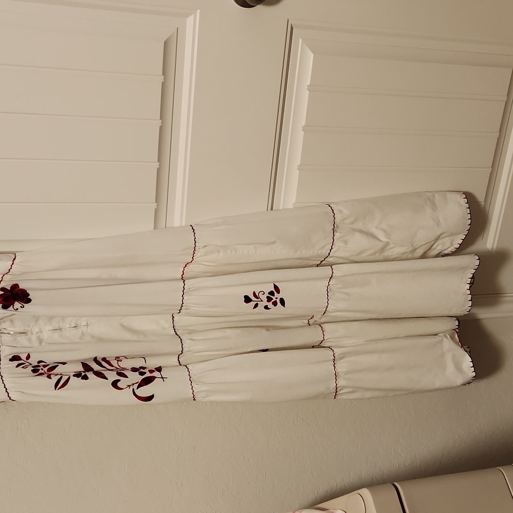 Maxi dress hand embroidered - Picture 6 of 7